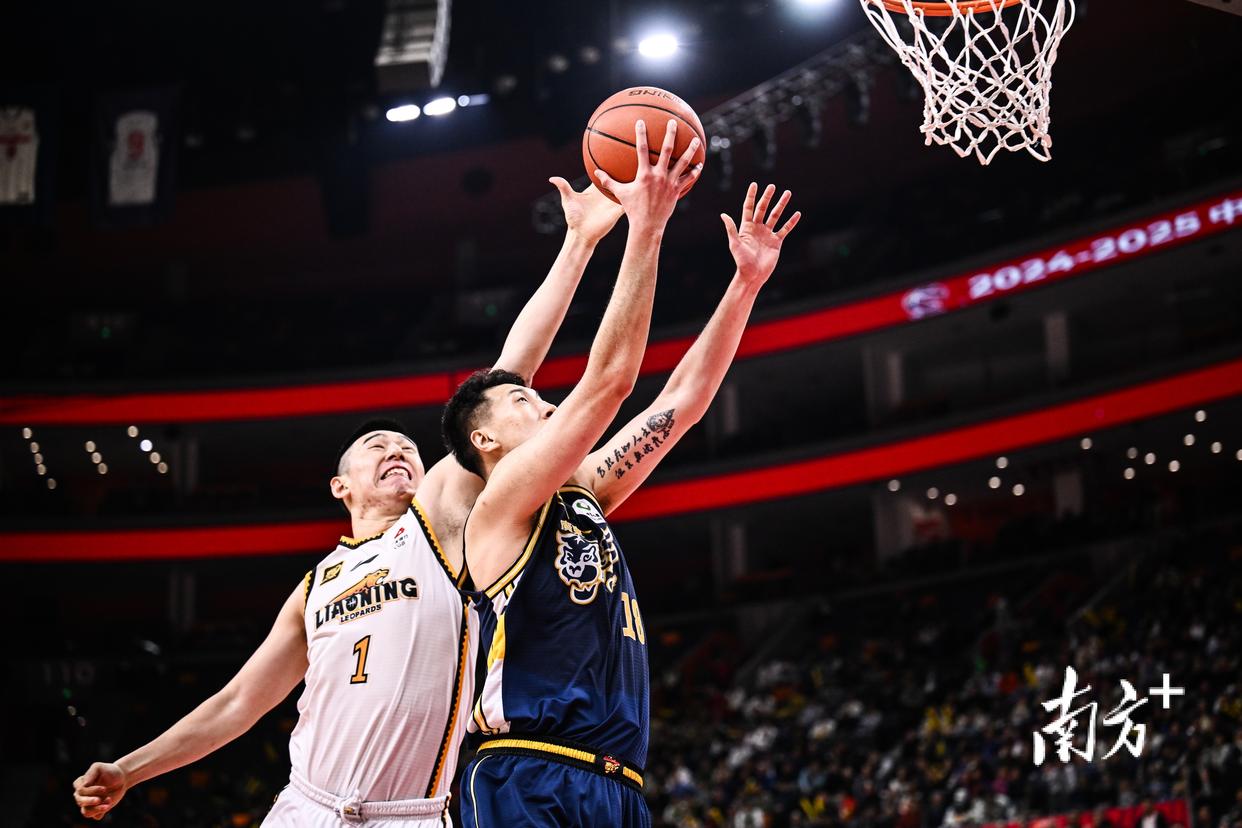 深圳队凭借外线射手获胜,在辽宁队主场击败对手的简单介绍 深圳队凭借外线射手获胜,在辽宁队主场击败对手的简单介绍