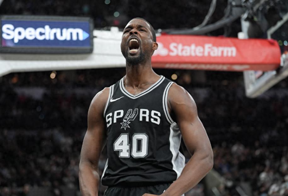 爱游戏官方入口-包含马刺队员展现出色表现，助球队获得胜利的词条