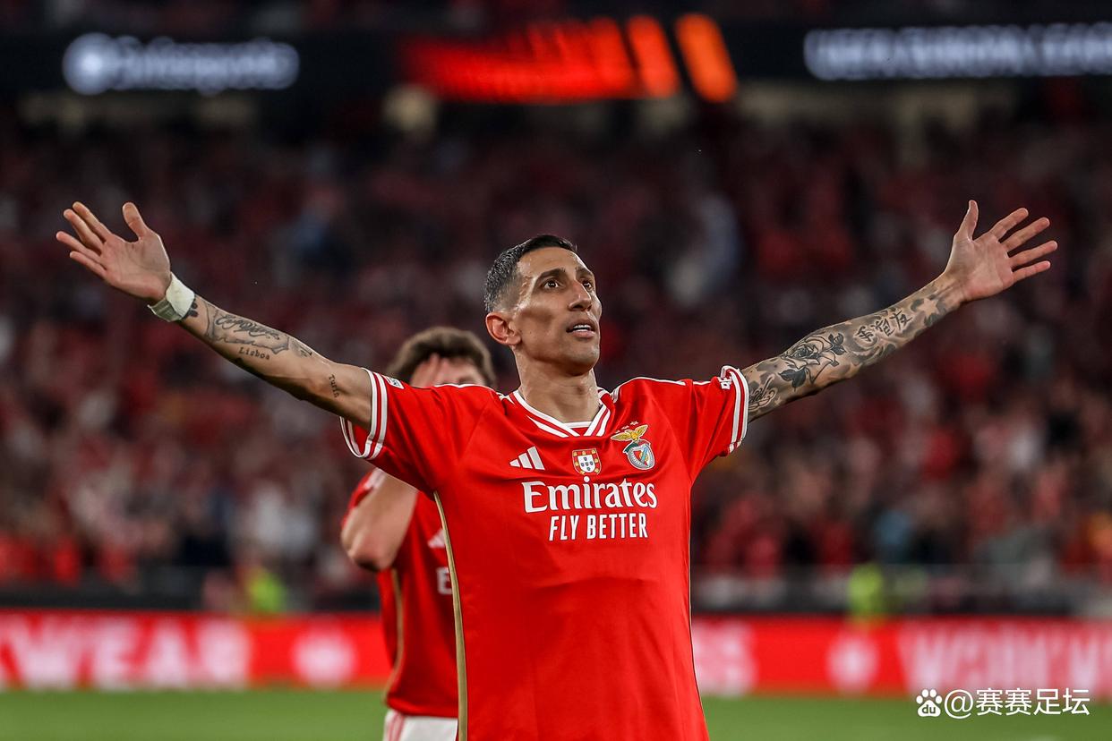 爱游戏体育官网-摩纳哥客场逆转，反超对手取得胜利