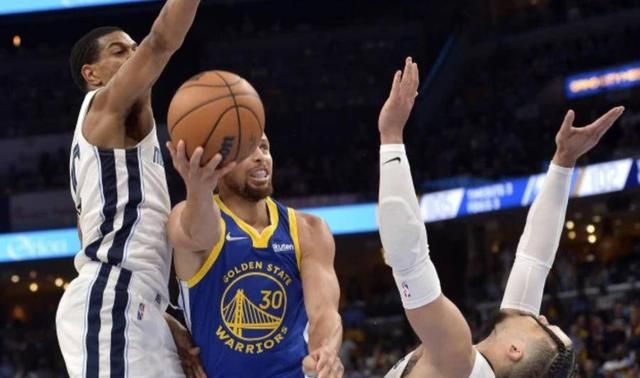 爱游戏-包含希腊男篮险胜勇士B队，特雷杨完成帽子戏法的词条